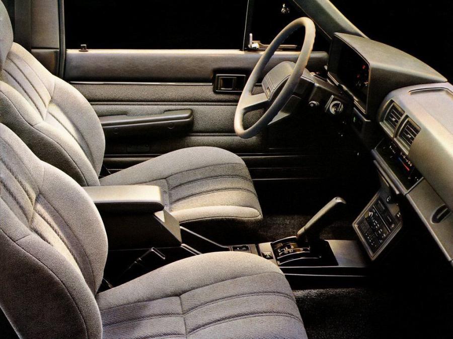  Toyota 4Runner (LN60) 1984 года  (фото 11 из 22)